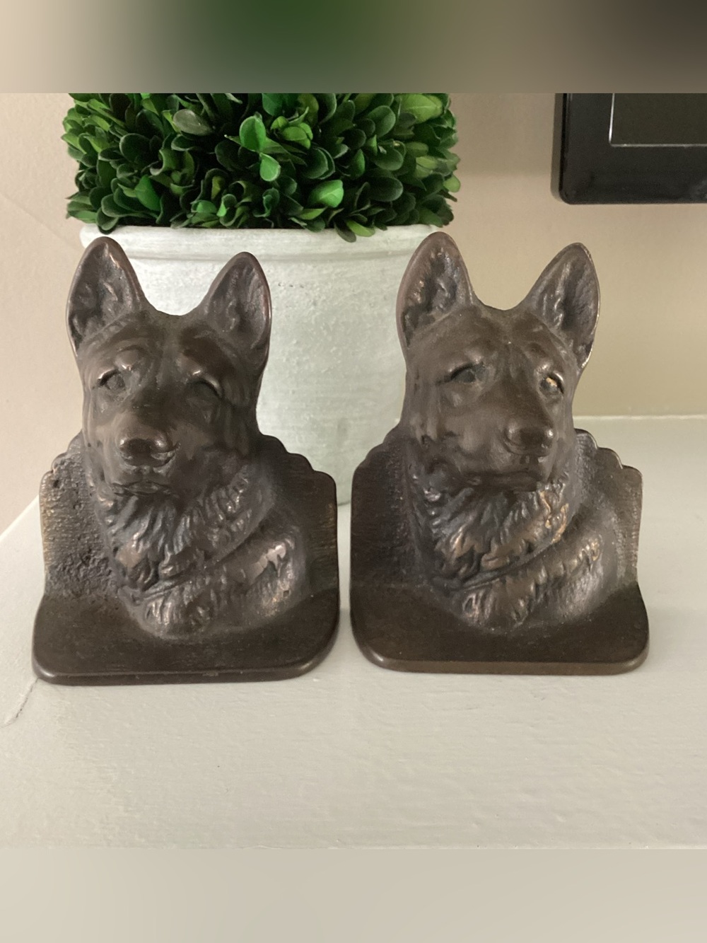Pair of Vintage German Shepard Dog Cast Iron Bookends - Brown